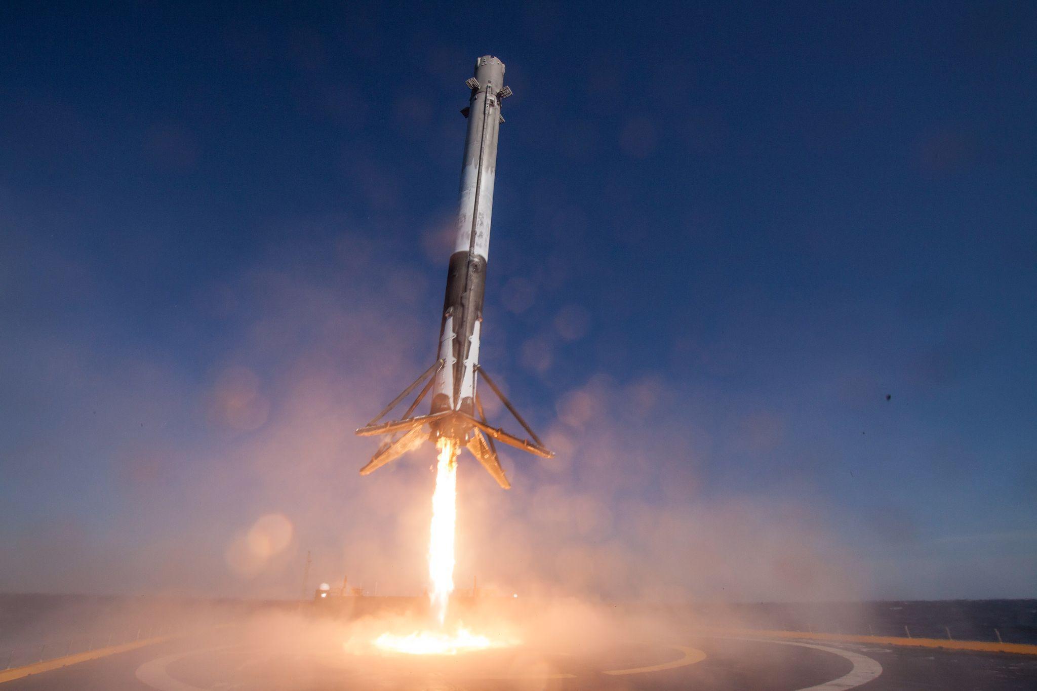 Elon Musk's New Rocket Tore A Hole In The Atmosphere... Again - History ...