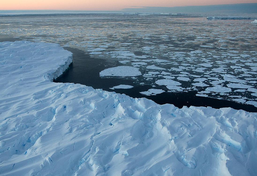 Rising global temperatures accelerating the melting of glaciers in Antarctica